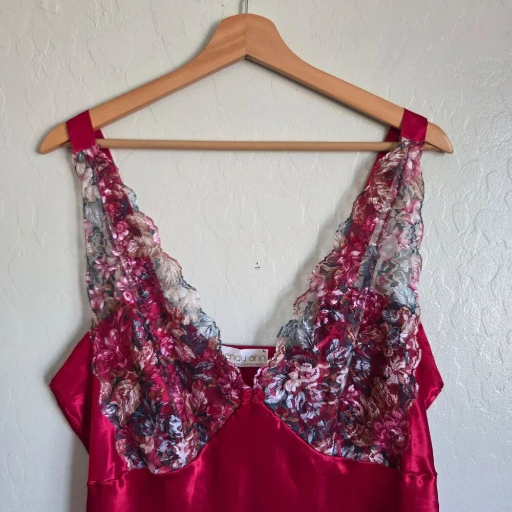 Wendy Ann Vintage 90s Satin Red/Green Floral Lace Mini Slip Dress Nightie Size L